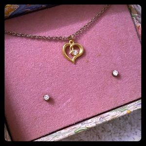 Necklace and earring set